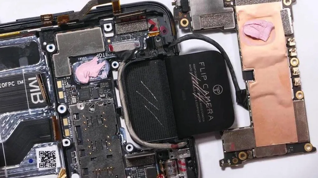 Asus ZenFone 6’nın içi açıldı, sürprizler ortaya çıktı
