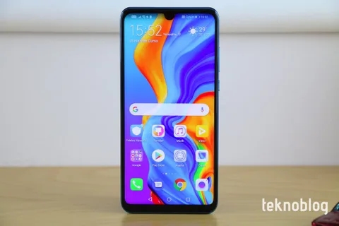 Huawei P30 Lite 128 GB yeni 64 GB’lık modelin fiyatının altında satışta