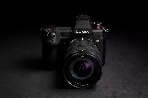 Panasonic Lumix S1H Full Frame sensör ile 6K video kaydı yapabilecek