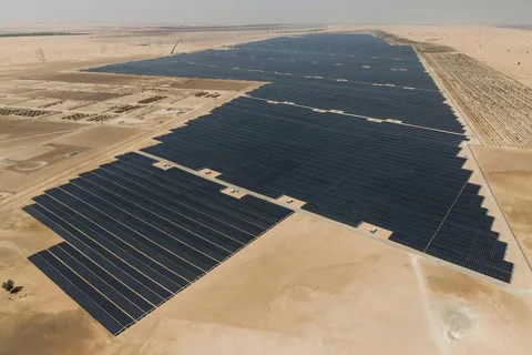 Dünyanın en büyük güneş enerji santralı Birleşik Arap Emirlikleri’nde
