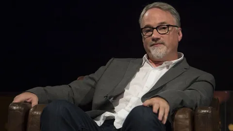 David Fincher Netflix için tekrar yönetmen sandalyesine oturuyor
