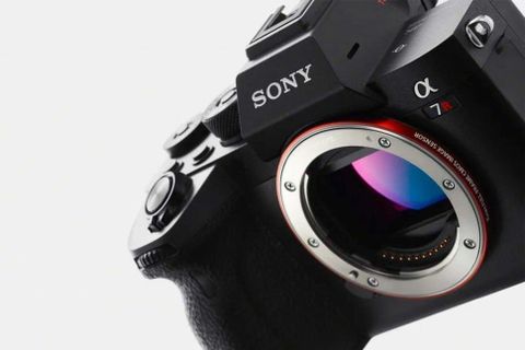 sony alpha a7r iv