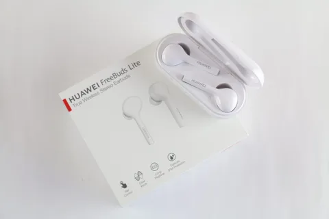 Video: Huawei FreeBuds Lite Kutusundan Çıkıyor