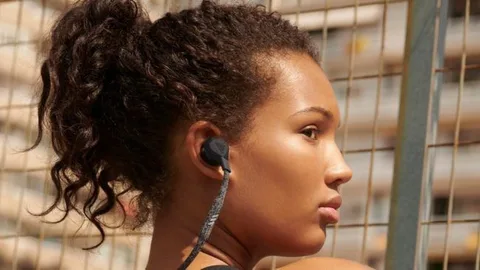 Adidas’tan sporculara özel iki yeni kablosuz kulaklık