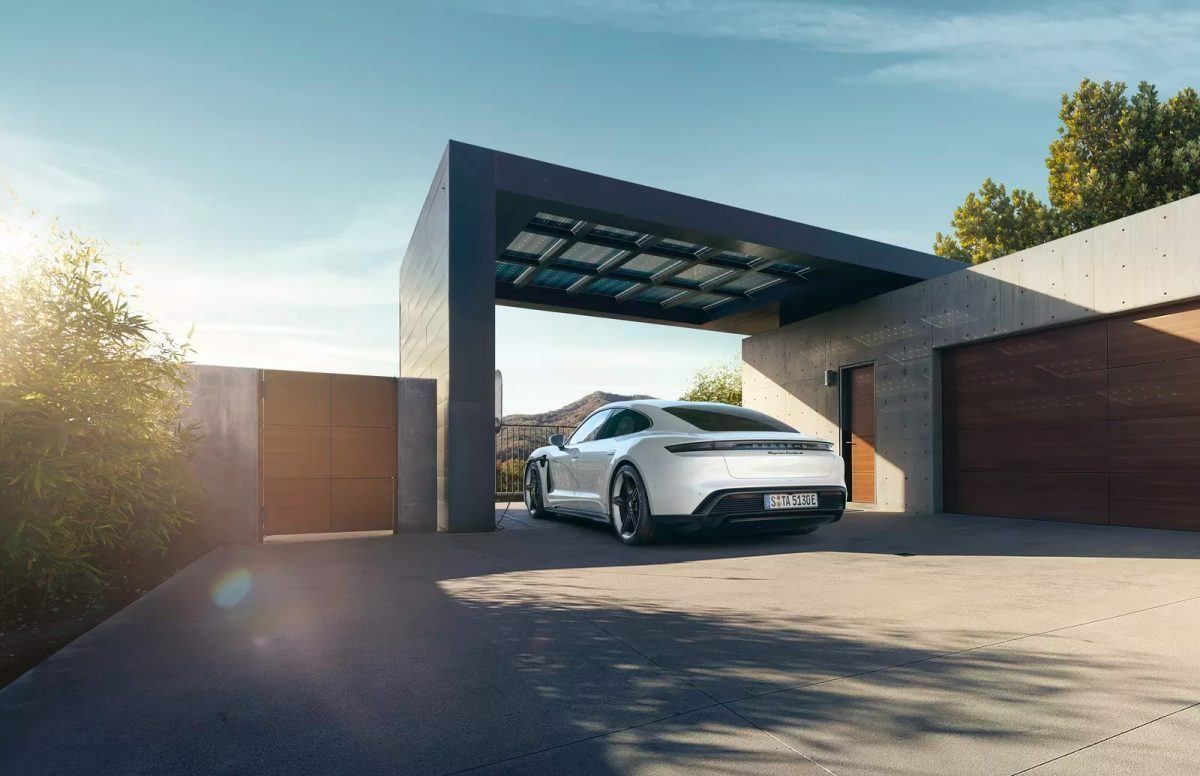 Porsche’nin ilk elektrikli otomobili Taycan resmen tanıtıldı