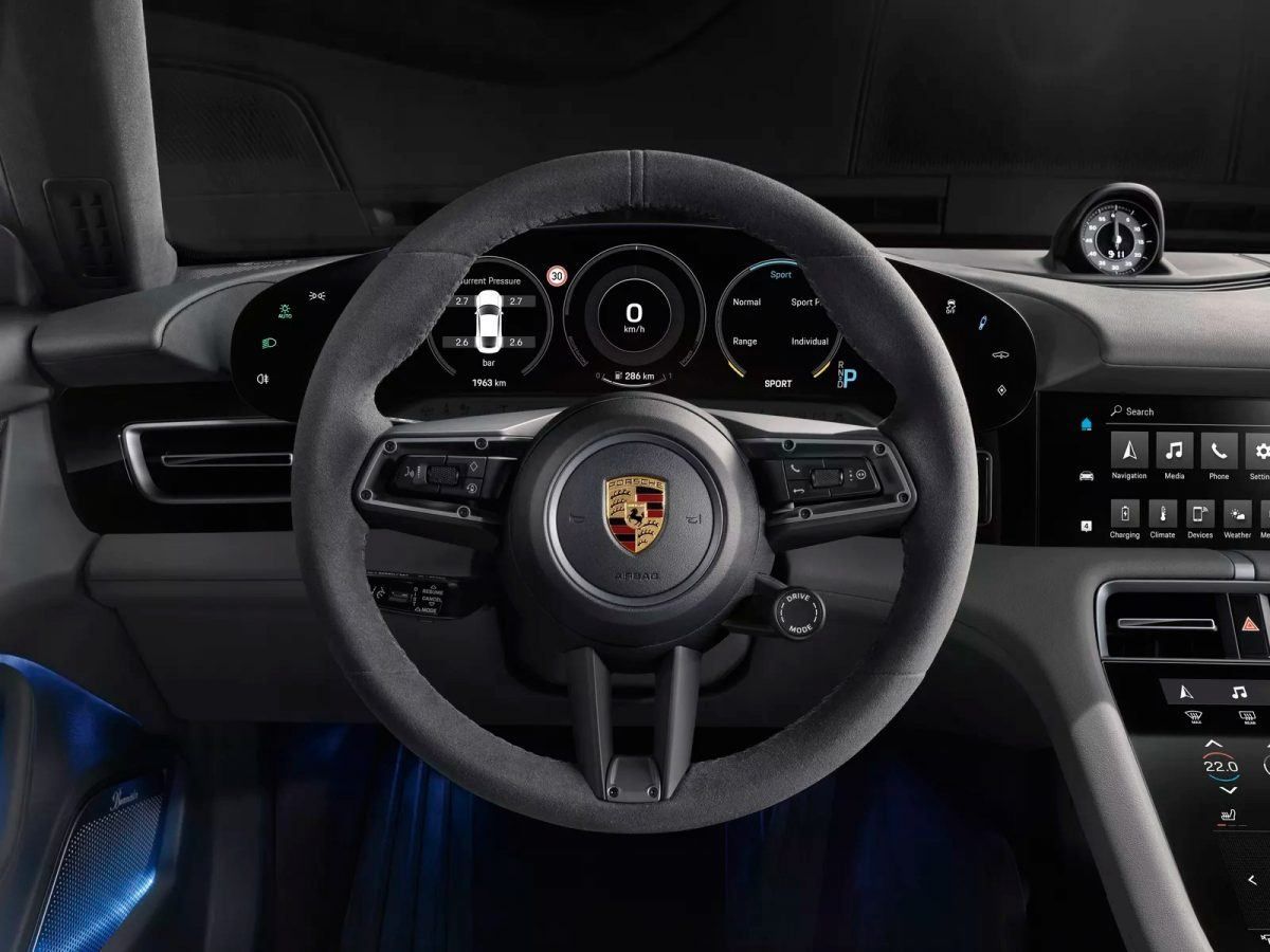 Porsche’nin ilk elektrikli otomobili Taycan resmen tanıtıldı