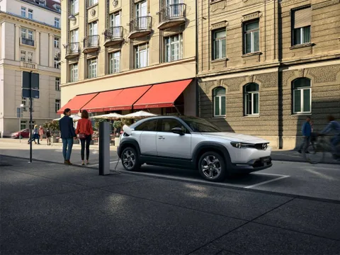 Mazda MX-30 benzinli otomobil gibi çalışacak