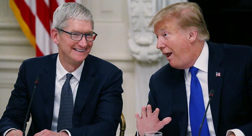 donald trump tim cook