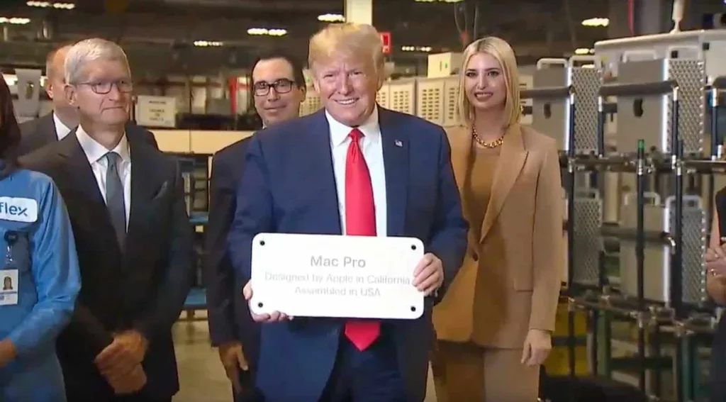Donald Trump’tan Tim Cook ile yaptığı fabrika gezisi için ilginç yorum