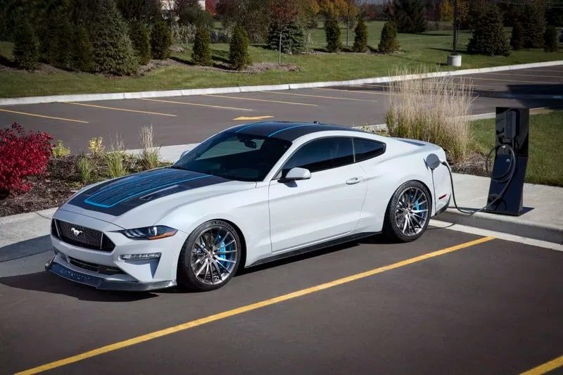 Mustang Lithium: Ford’dan manuel vitesli elektrikli otomobil