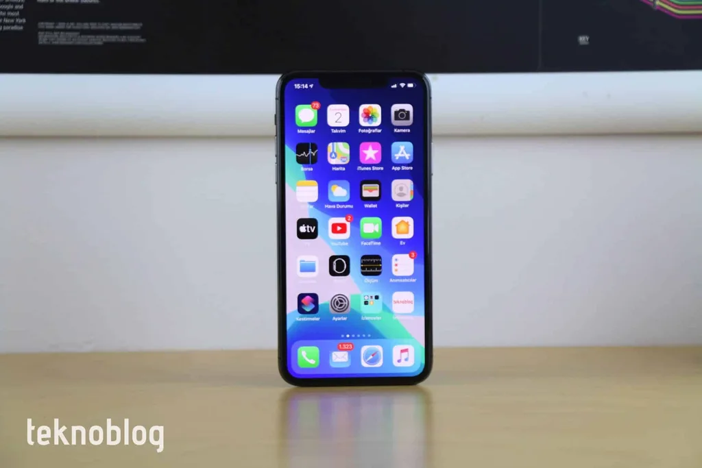 iPhone 12 Pro için yeni bir ekran iddiası