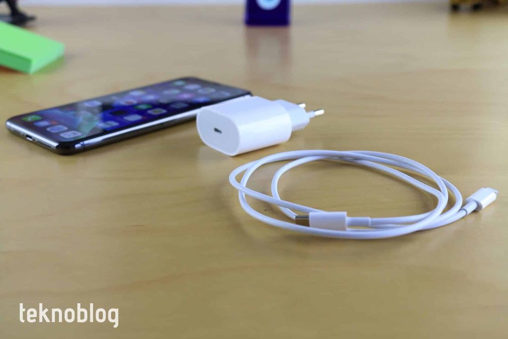 iphone 12 şarj adaptörü