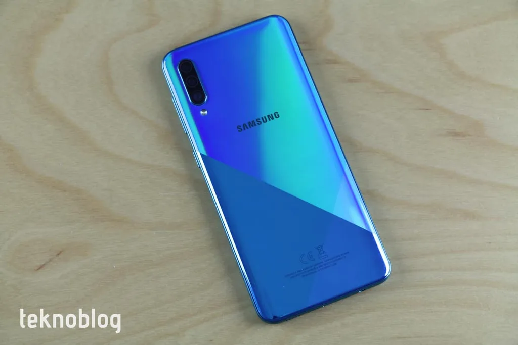 Samsung akıllı telefon pazarında birinciliği bırakmıyor