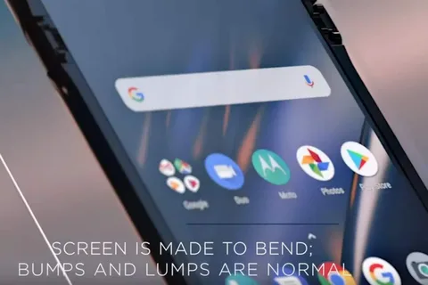 Motorola’dan Razr ile ilgili önemli ekran uyarıları