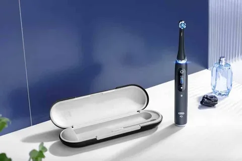 Oral-B ve Colgate’ten yeni akıllı diş fırçaları