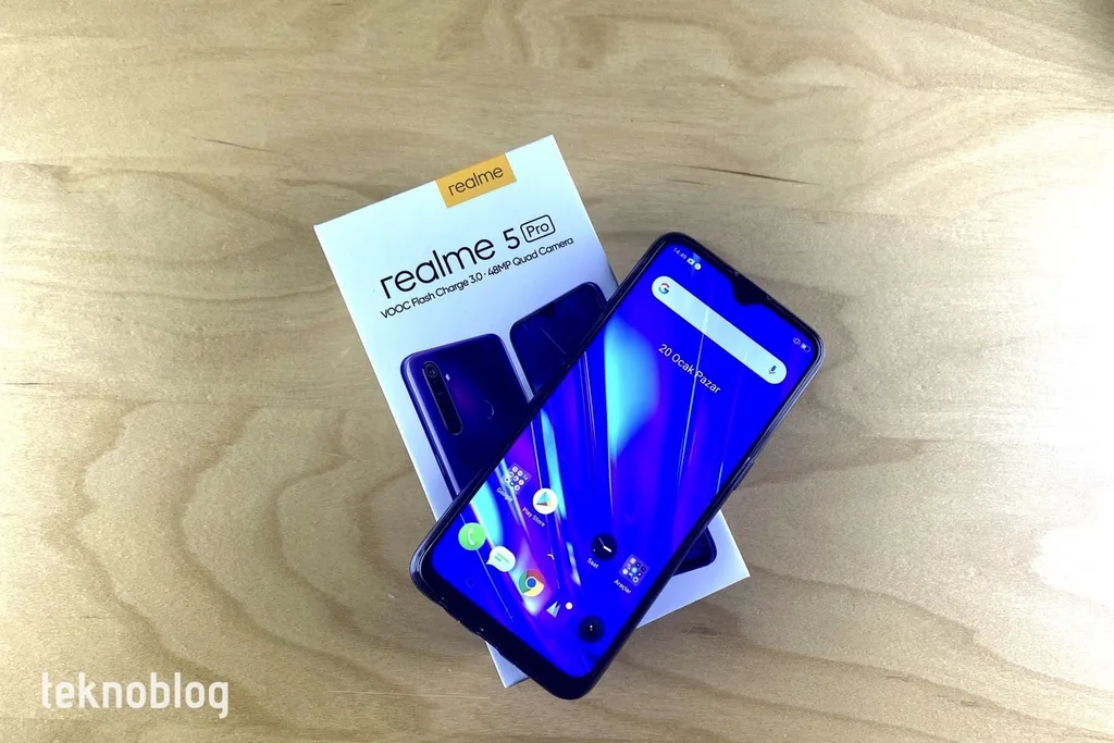 Video: Realme 5 Pro Kutusundan Çıkıyor