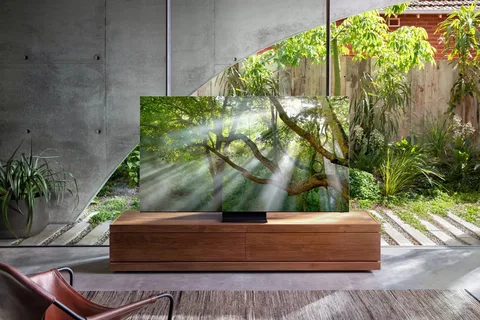 Samsung çerçevesiz 8K QLED TV modelini duyurdu