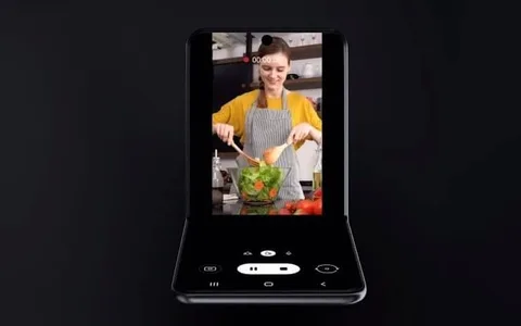 Katlanabilir ekranlı Galaxy Z Flip’in özellikleri netleşiyor