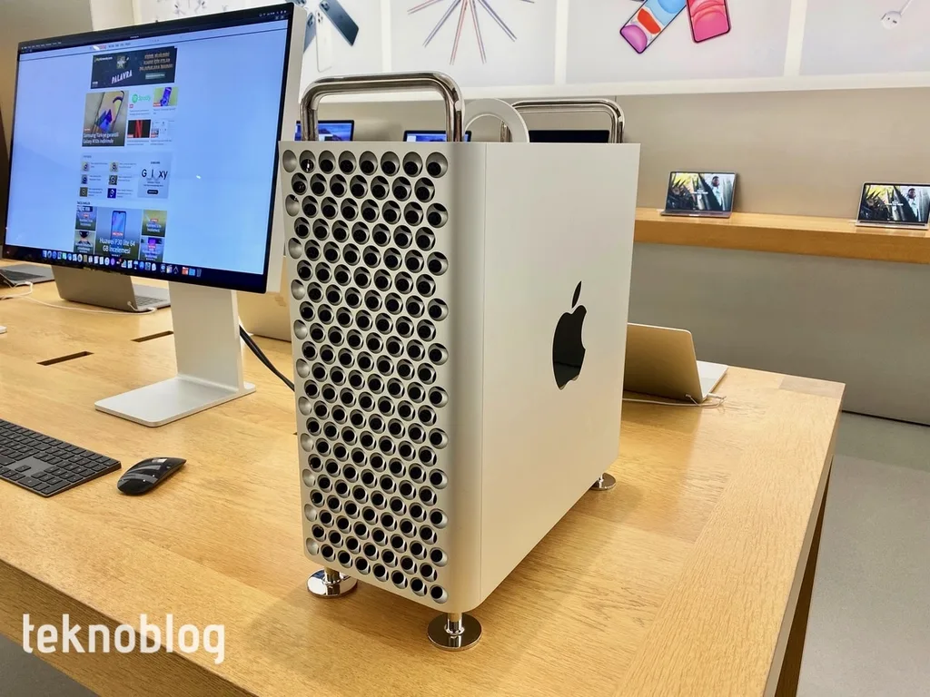 Apple bazı Mac modellerinde bir süre daha Intel işlemcileri kullanacak