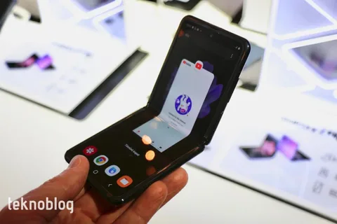 Galaxy Z Flip’i satışa çıkmadan önce deneyimleyin