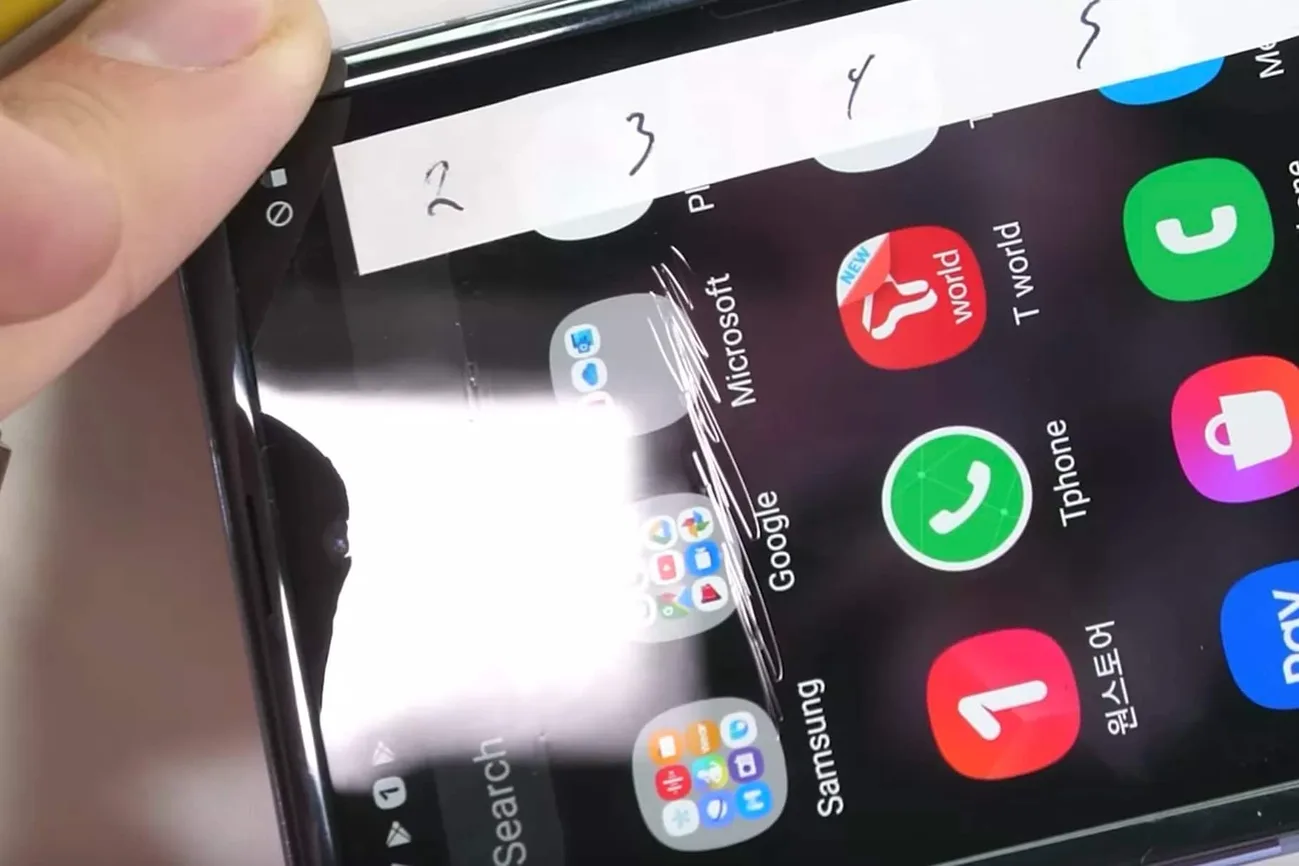 Galaxy Z Flip’in ekranı sağlamlık testinde ne yaptı? – Video