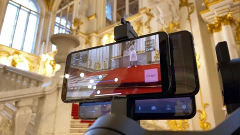 Hermitage Müzesi’nde iPhone 11 Pro Max ile tek şarjla film çekimi