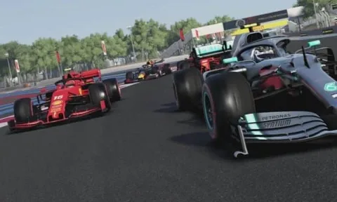 Formula 1’de pilotların mücadelesi sanal yarışlarda sürüyor