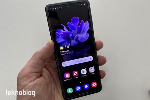 galaxy z flip android 11