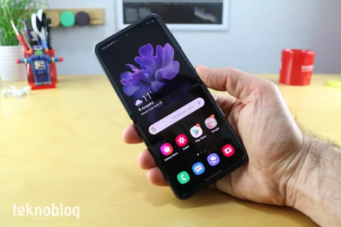 Yeni Galaxy Z Flip daha hızlı bir ekranla gelebilir