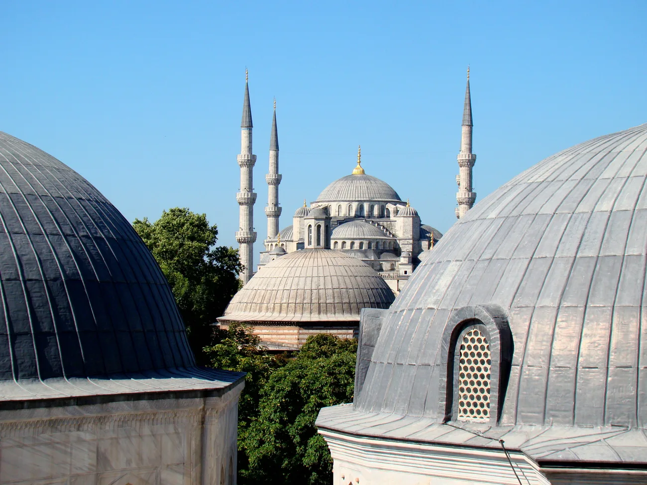 Cuma namazına koronavirüs salgını nedeniyle ara veriliyor