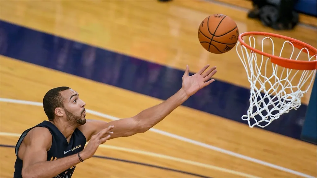 Utah Jazz oyuncusunun koronavirüs testi pozitif çıktı, NBA sezonu durduruldu