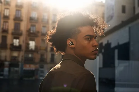 Sennheiser Momentum True Wireless 2 gürültü engellemeyi uzun pil ömrüyle birlikte sunuyor