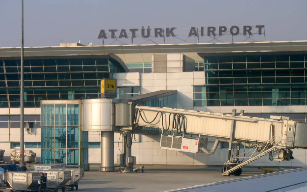 İstanbul’da Atatürk Havalimanı salgın hastanesi oluyor