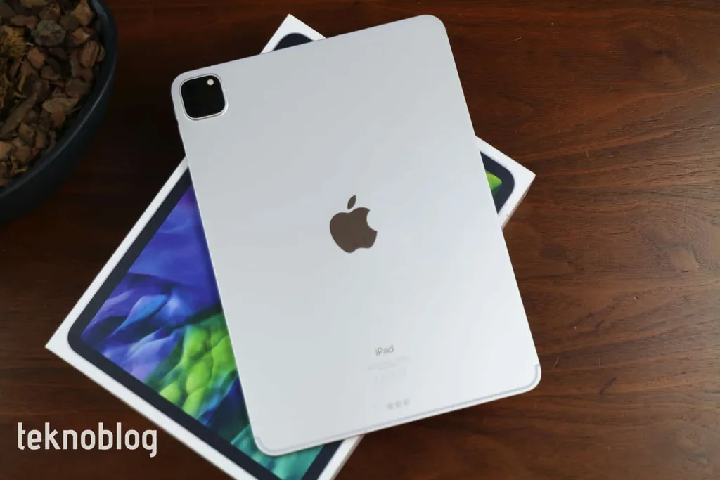 Video: iPad Pro (2020) Kutusundan Çıkıyor