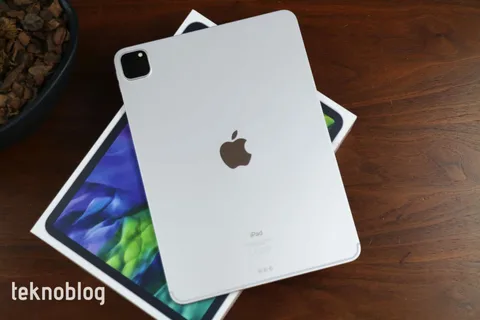 Video: iPad Pro (2020) Kutusundan Çıkıyor