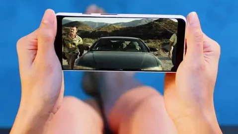 Netflix benzeri mobil içerik servisi Quibi yayına başladı