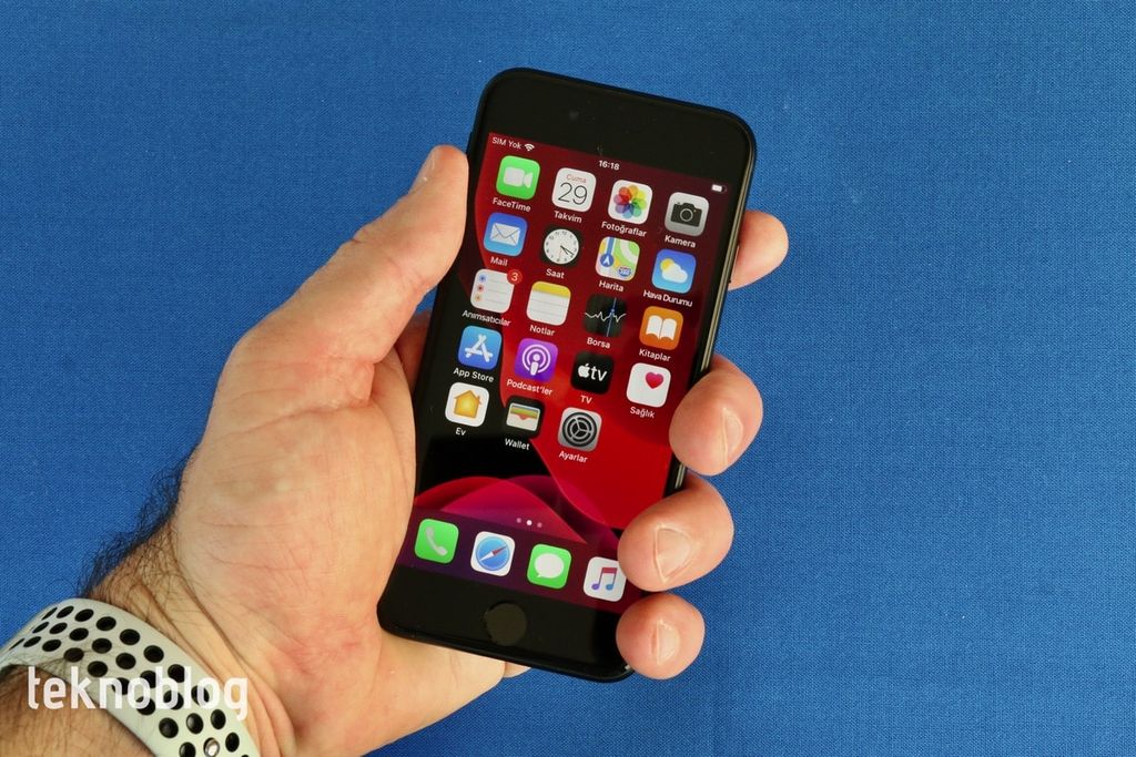 Video: iPhone SE (2020) Kutusundan Çıkıyor