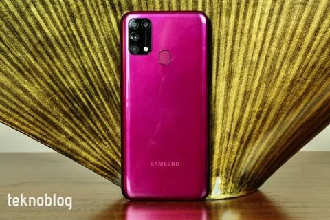 Samsung Galaxy F serisi için sosyal medya paylaşımları başladı