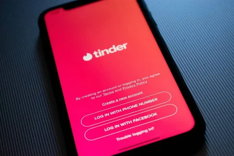 Tinder kullanıcılarını uygunsuz mesajlardan önce uyaracak