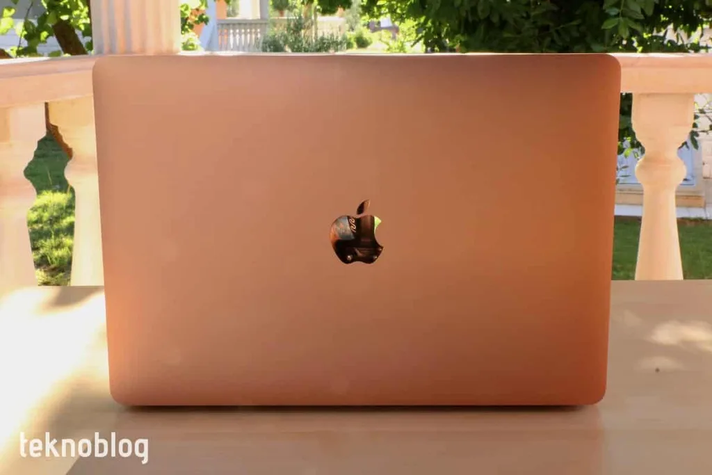 Apple M2 yenilenen MacBook Air ile birlikte 2022 yılında bekleniyor