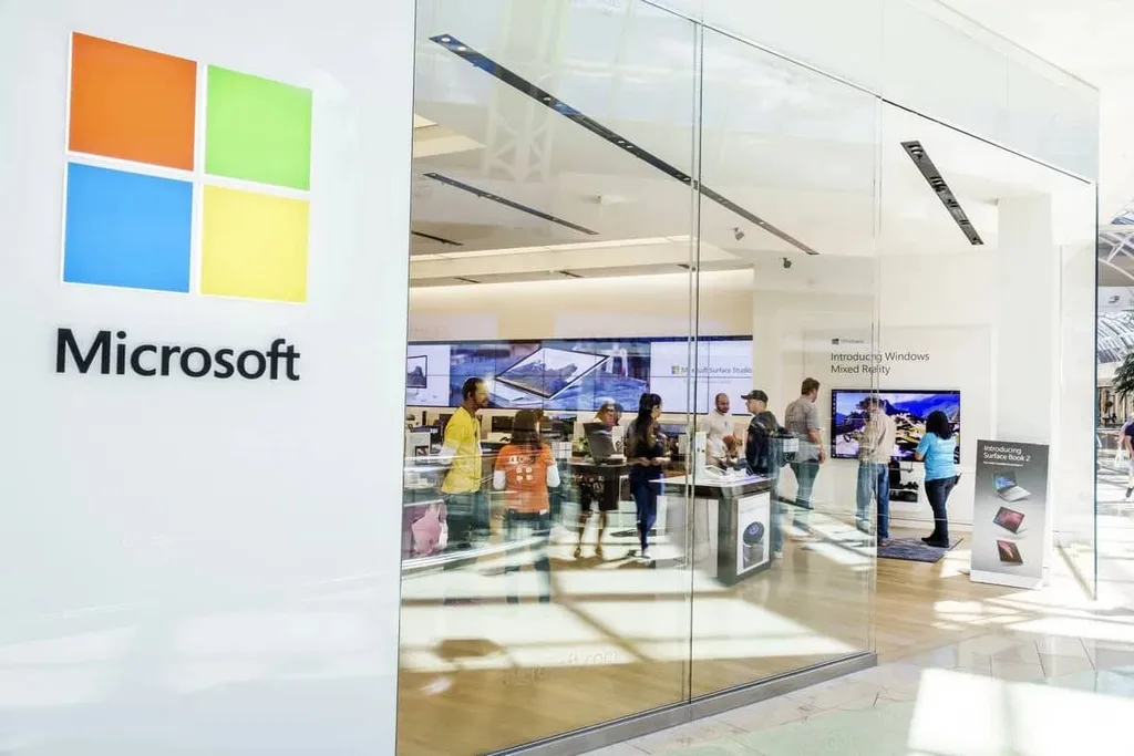 Microsoft tüm fiziksel mağazalarını kapatıyor