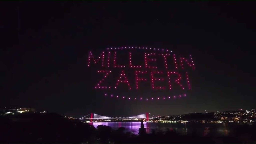 15 Temmuz etkinlikleri kapsamında 200 drone ile ışık gösterisi yapıldı