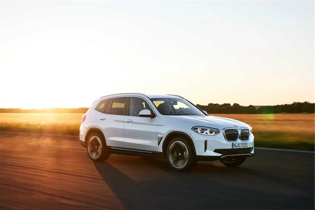X serisinin ilk tamamen elektrikli modeli yeni BMW iX3 tanıtıldı