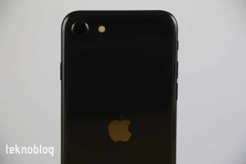 Akıllı telefon satışları koronavirüs etkisiyle düşmeye devam ediyor