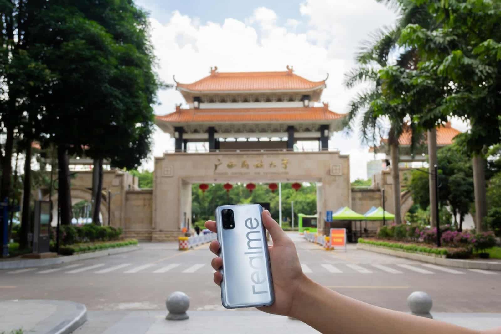 Realme V5 ile Z Kuşağı’na ulaşmayı hedefliyor