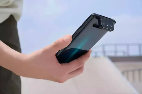 Asus Zenfone 7 ve Zenfone 7 Pro dönen üçlü kamera sistemiyle geliyor