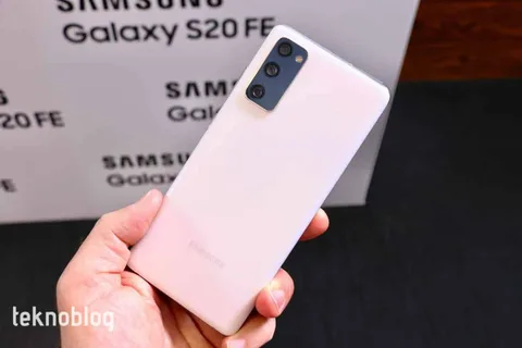 Galaxy S20 FE bu hafta yine A101’in flaş ürünleri arasında