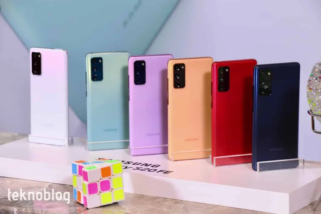 Samsung Galaxy S20 FE tanıtıldı: S20 serisinin en iyi özellikleri daha uygun fiyata geliyor