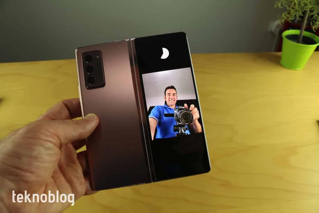 Galaxy Z Fold 3 için dikkat çekici ön kamera iddiası