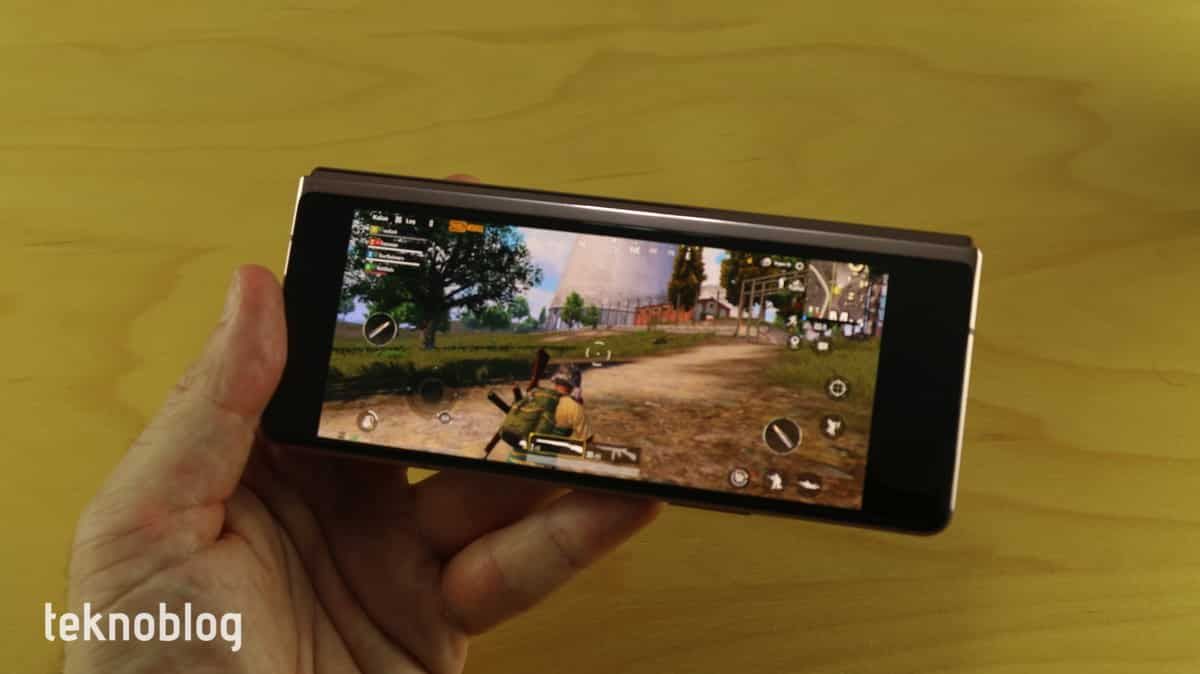 Samsung Galaxy Z Fold 2 İncelemesi